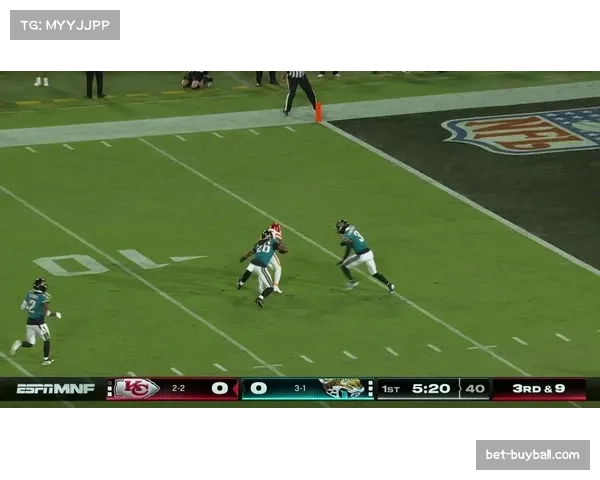 酋长马霍姆斯客场罕见失常 遭遇擒杀与抄截滑铁卢